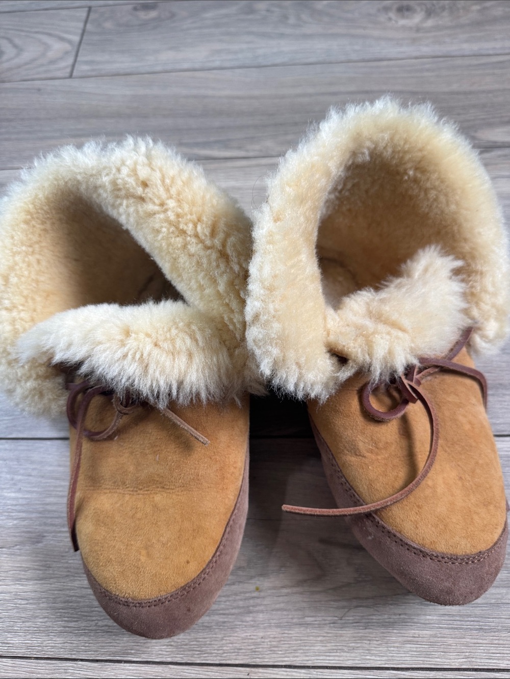 Hammacher Schlemmer 100% lambswool Slippers